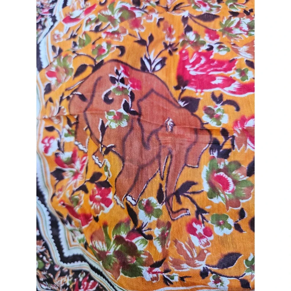 Vintage Handwoven 100% Silk Scarf, Made in India 40" x 40" - Picture 3 of 9